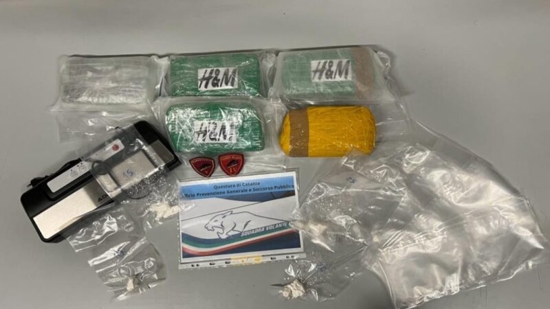 Catania, beccato a casa con 5 chili di cocaina
