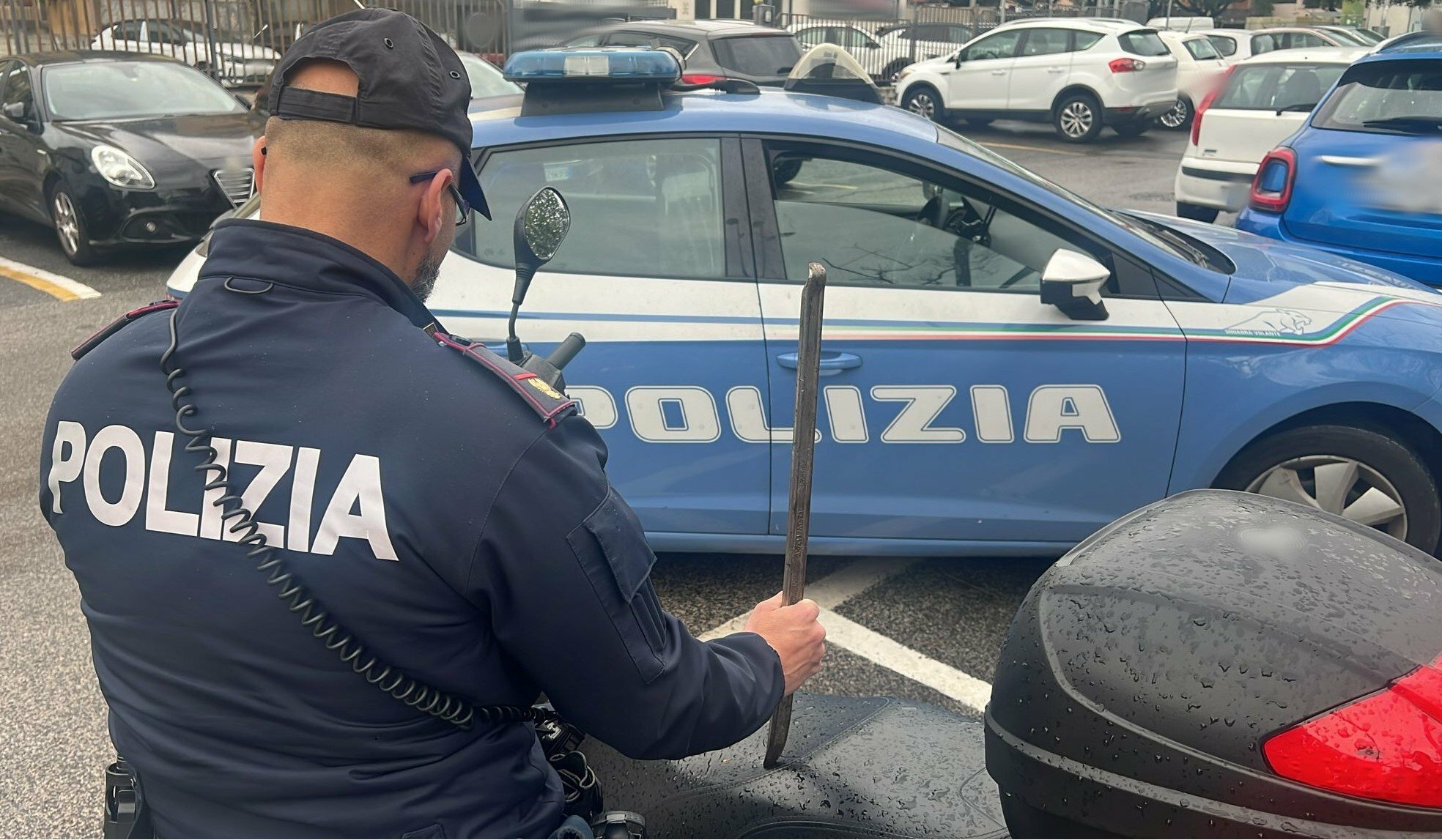 Con la spranga contro gli agenti: presi a Catania