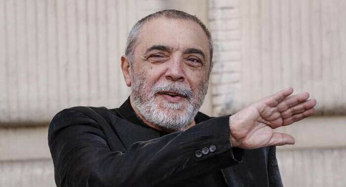 Sandrelli e Frassica, ciak nelle terre di Montalbano Sandrelli e Frassica, ciak nelle terre di Montalbano