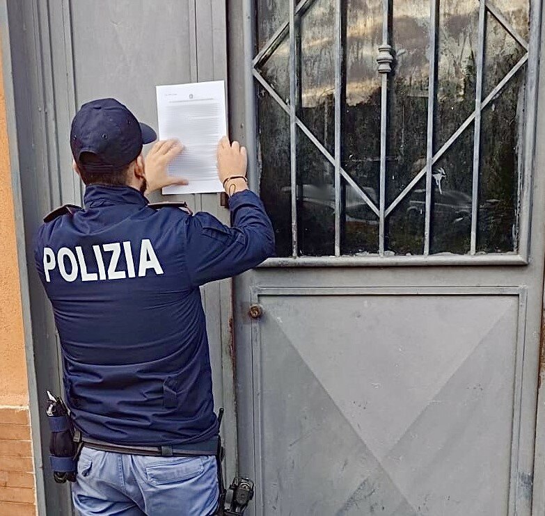 contrasto-al-gioco-illegale-chiuso-dalla-polizia-di-stato-un-centro-scommesse-abusivo.-2.jpeg contrasto-al-gioco-illegale-chiuso-dalla-polizia-di-stato-un-centro-scommesse-abusivo.-2.jpeg