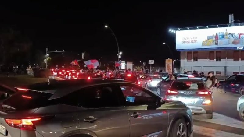 Notte rossazzurra in piazza Europa