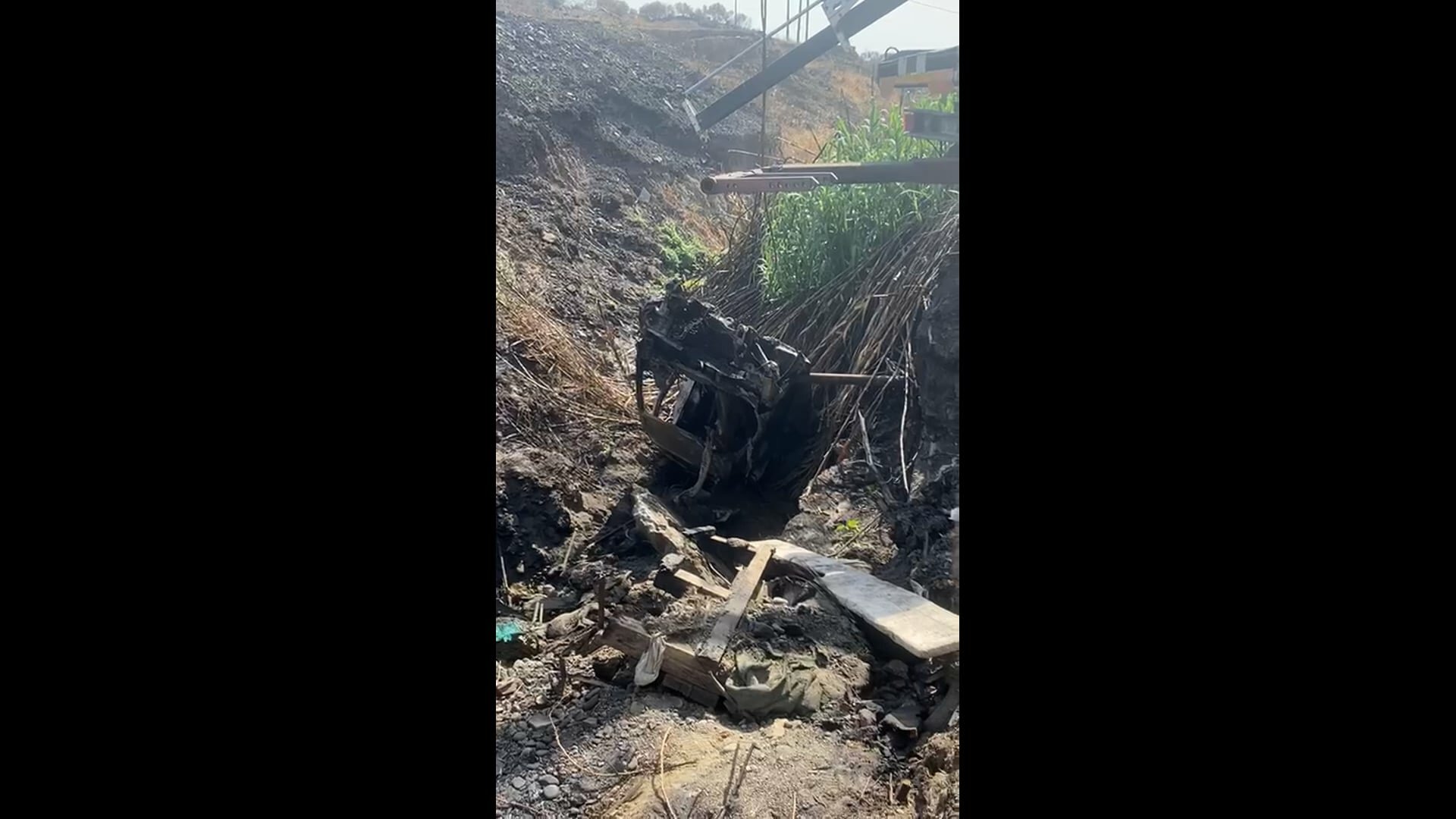 Auto nel torrente Acquasanta