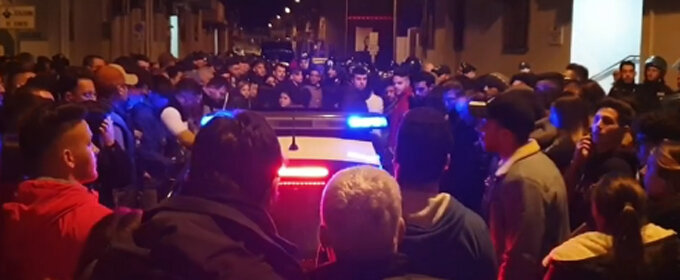 Accoltellato da un ragazzo: &egrave; grave