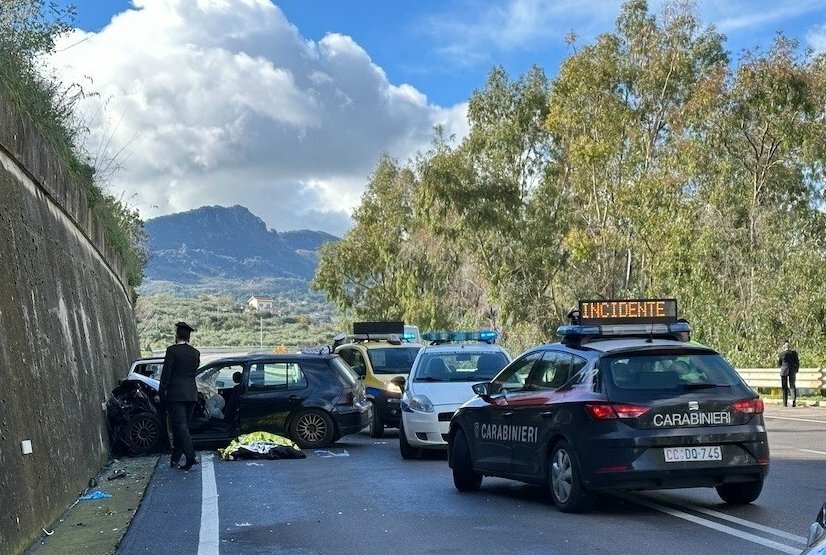 Scontro frontale sulla statale: due morti