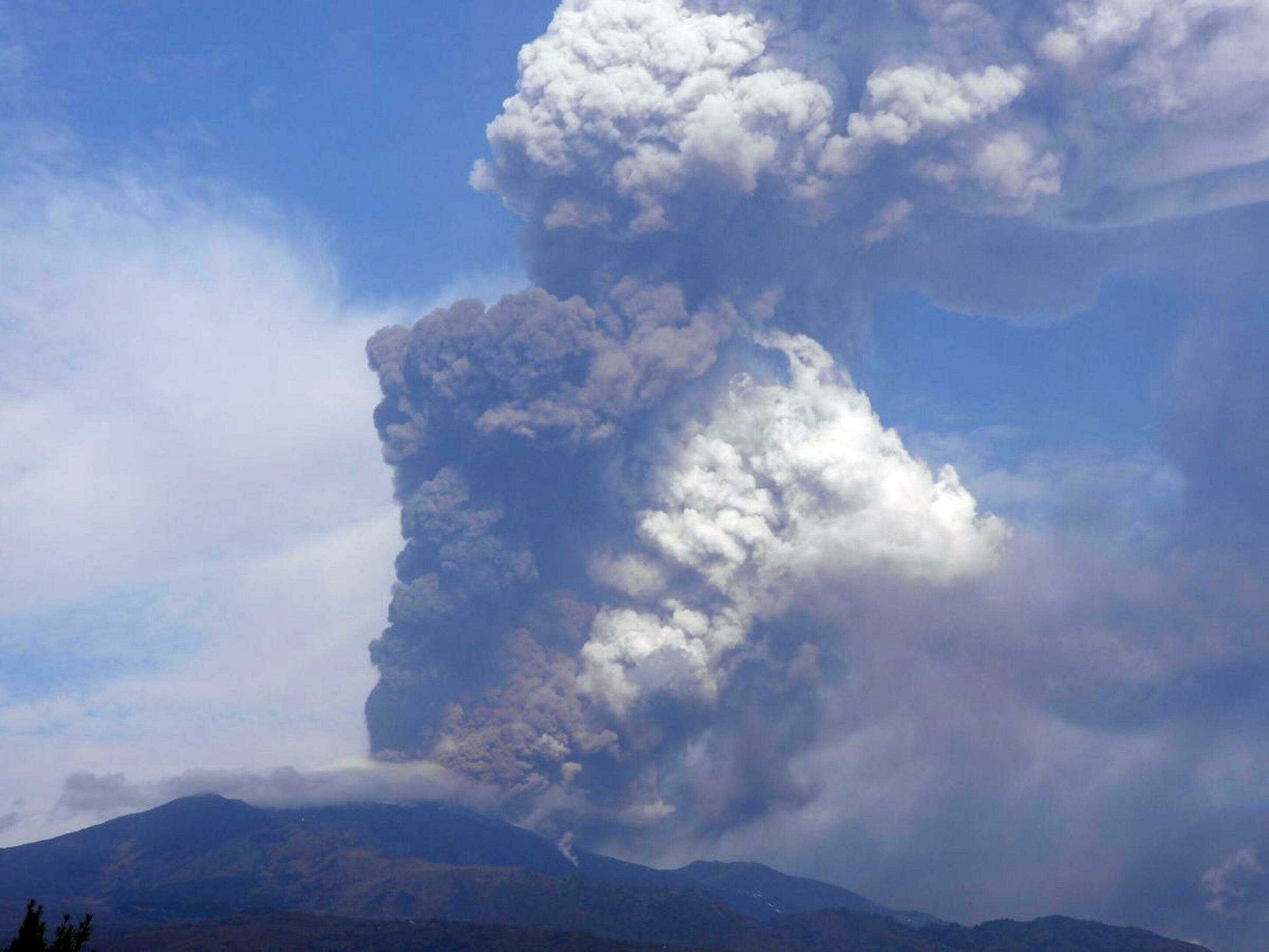 Lava e cenere
