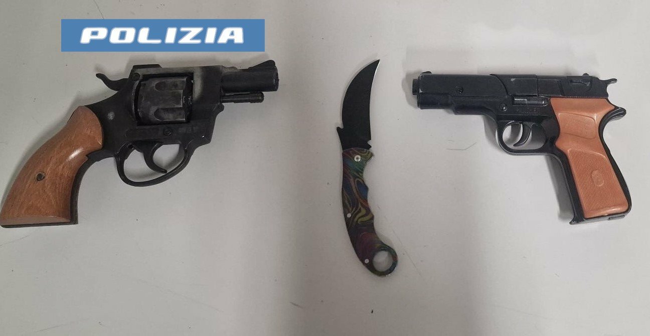 Catania, ragazzini con la pistola minacciano coetanei per 20 euro Catania, ragazzini con la pistola minacciano coetanei per 20 euro