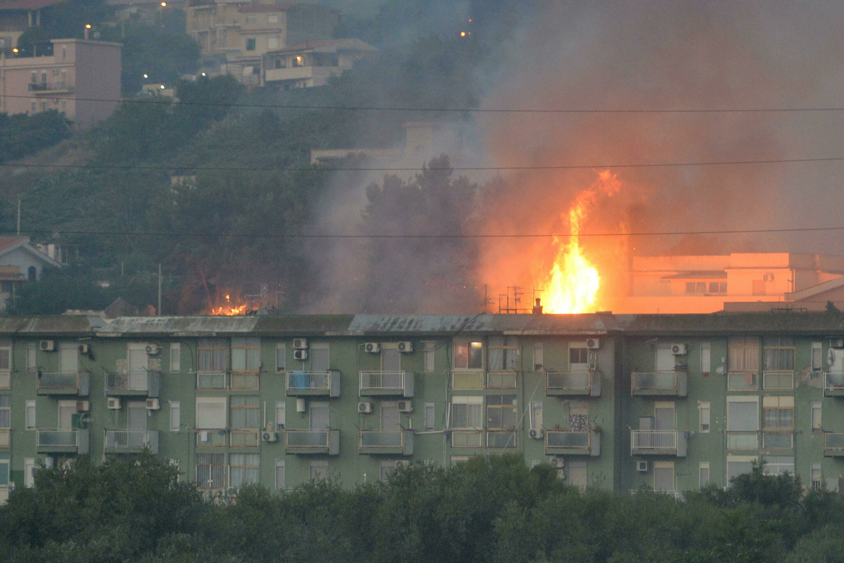 Risarcimenti incendi, citati Regione e vigili del fuoco