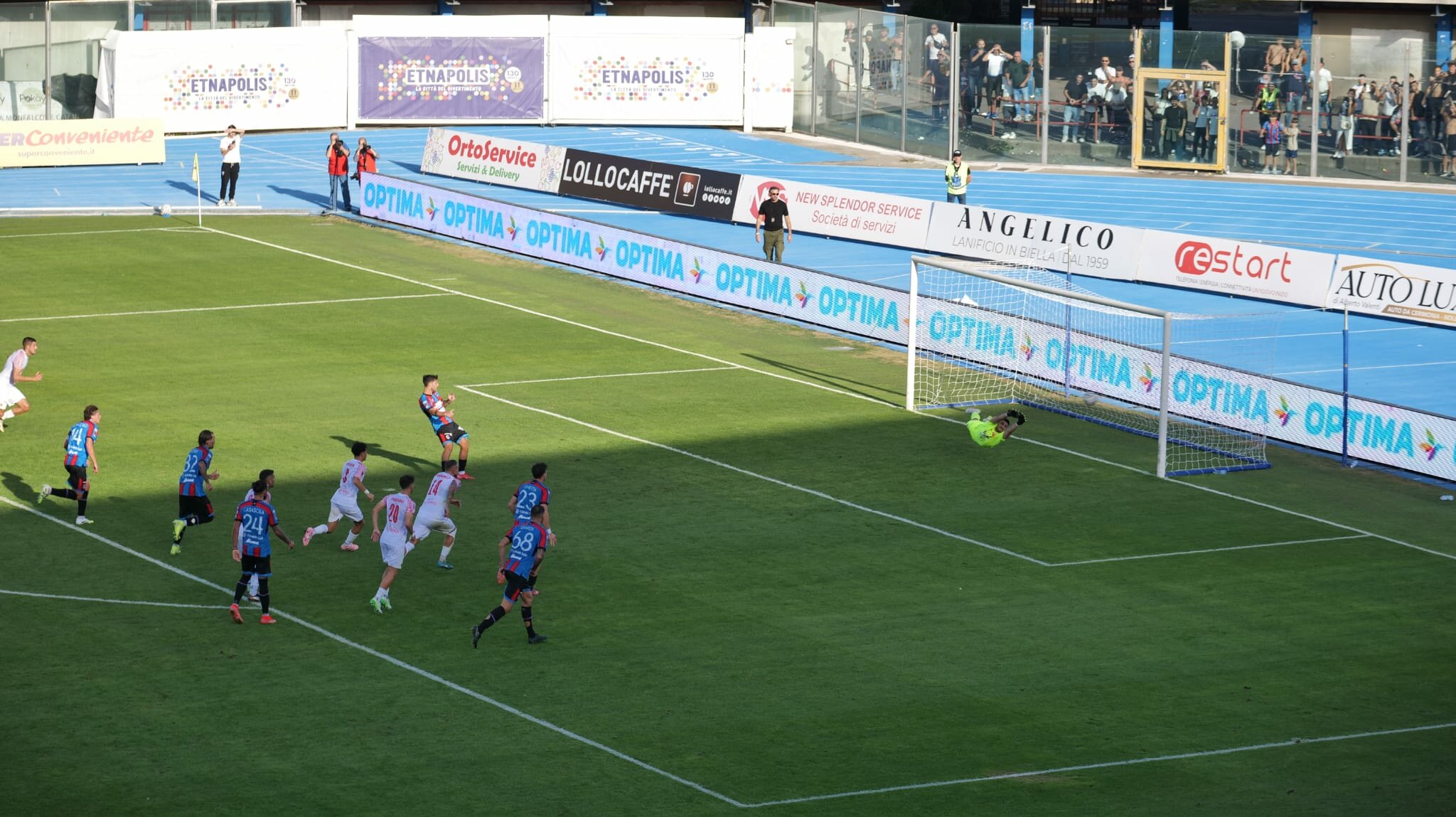 Catania, ruggito da capolista