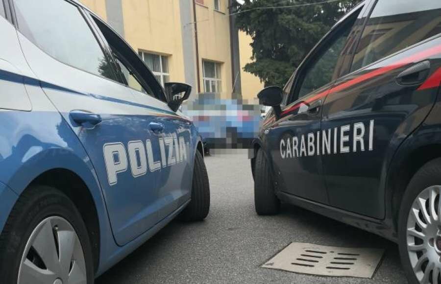 Pestaggi, rapina e fiamme: il 18enne &egrave; una furia