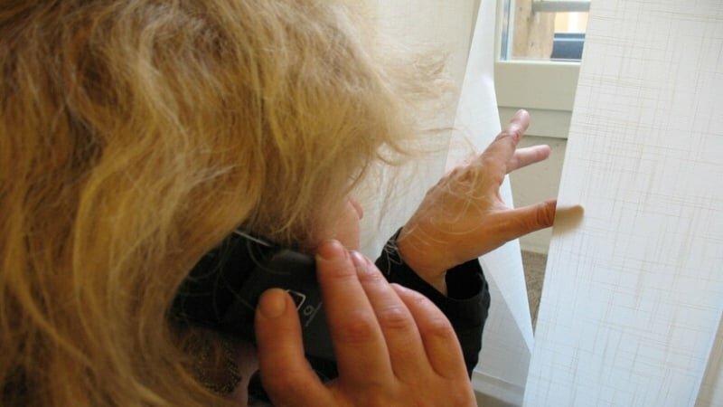 Minacce e 60 telefonate al giorno: arrestato stalker