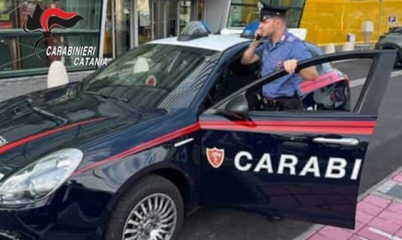 Il ladro fa scorta di parmigiano: nello zaino 30 confezioni