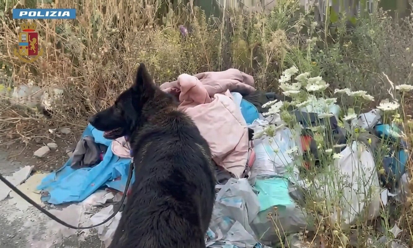 Catania: fiutata da Ares la droga nascosta tra i rifiuti