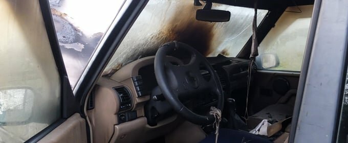 "Non ti mettere in mezzo": e gli brucia l'auto