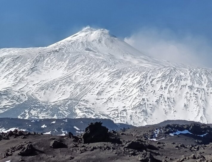 Etna, la colata resta a quota 1.900