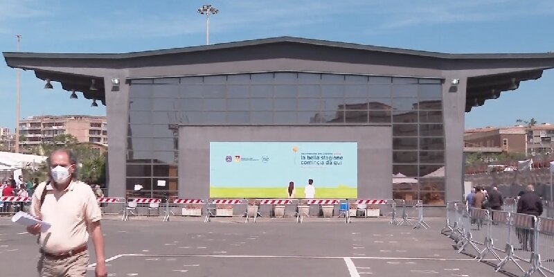 Catania, chiudono gli hub vaccinali