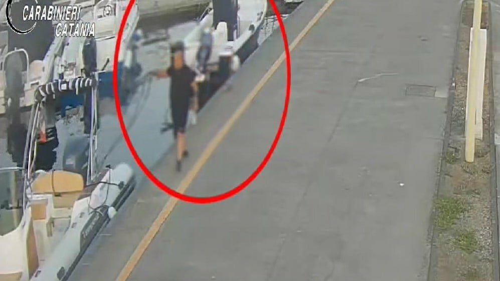 Cos&igrave; i pirati depredavano la guardia costiera etnea