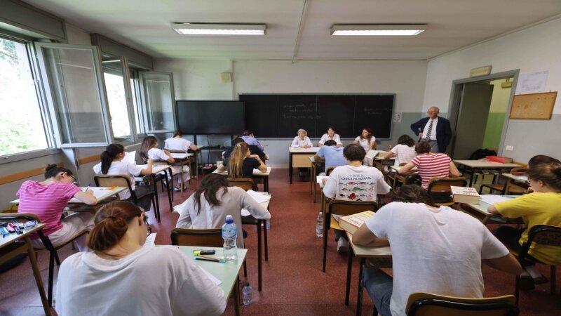 Maturità, al via la seconda prova: Platone al classico Maturità, al via la seconda prova: Platone al classico