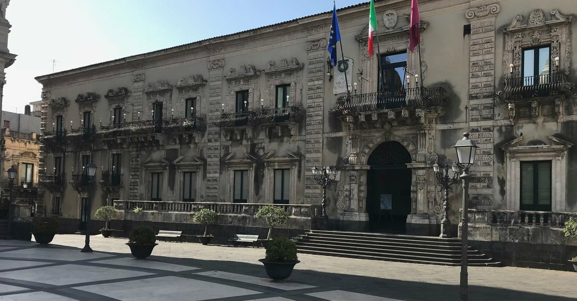 Acireale, Tari per molti ma non per tutti