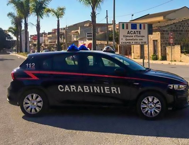 Sgabello in testa all'ex genero: denunciato