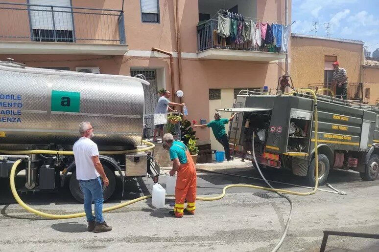 Agrigento: stop al trasporto di acqua potabile