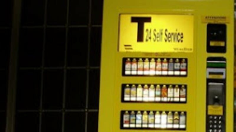 Catania, assalto col flex al distributore di sigarette