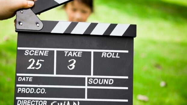 Strada catanese chiusa per cinema
