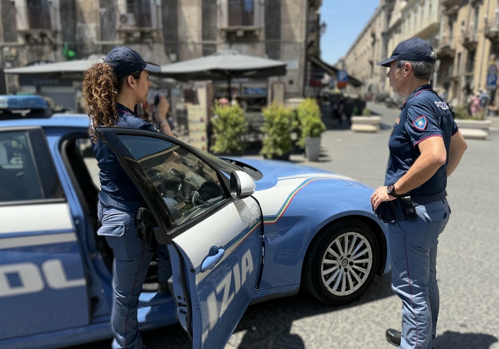 'Cavallo di ritorno' per il cellulare, all'appuntamento ci sono i poliziotti