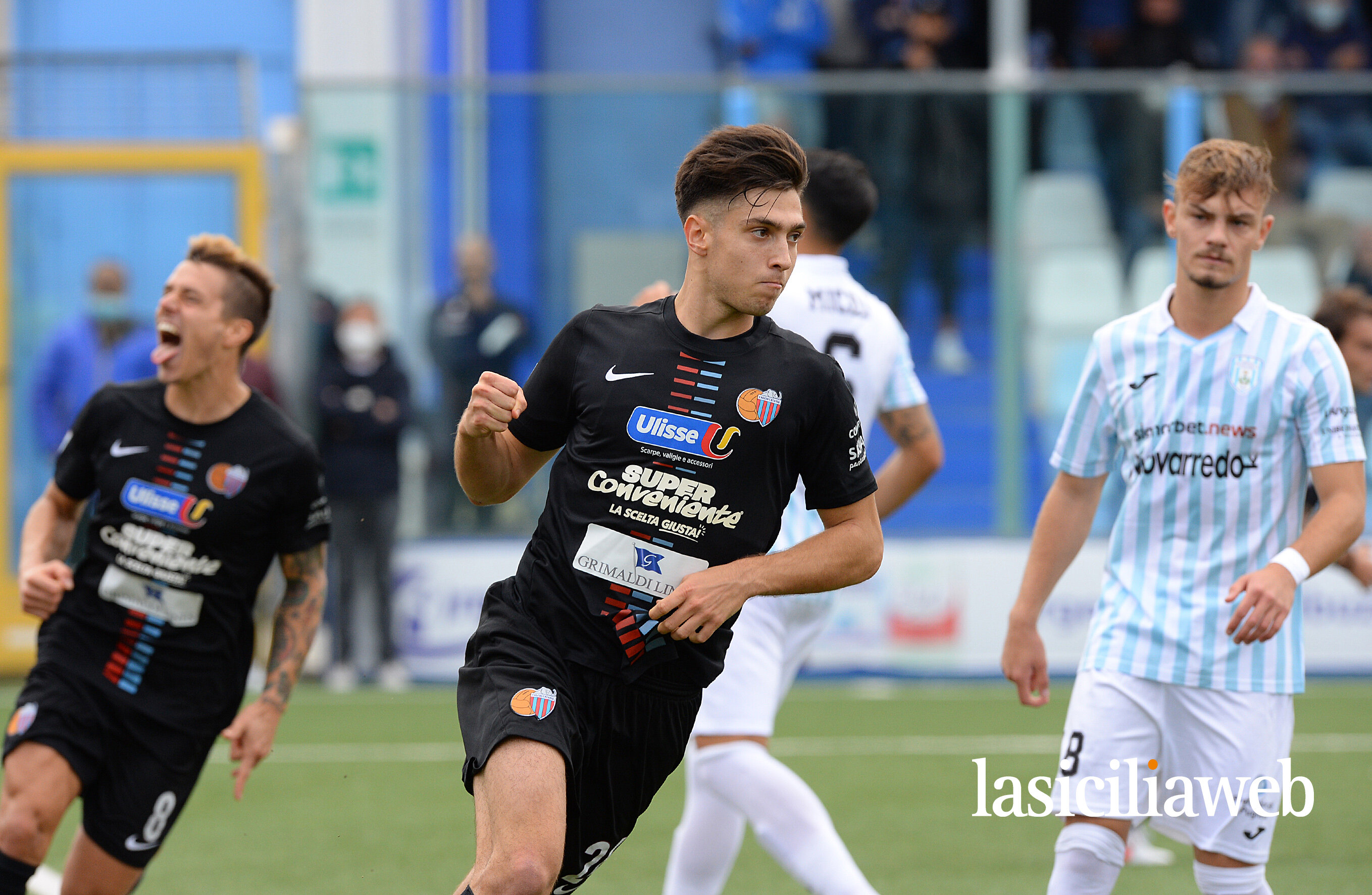 esultanza-catania-2-copia.jpg