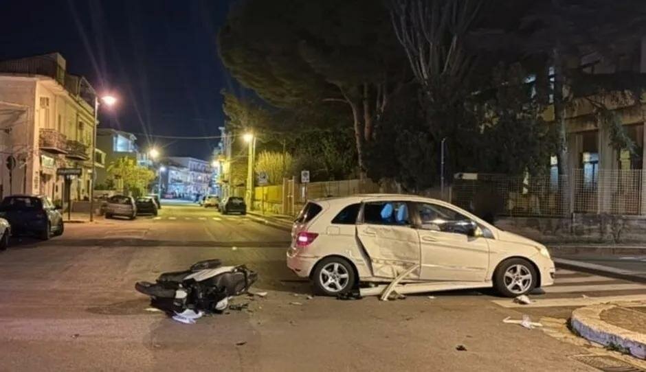 Scontro tra 4 minorenni: due in codice rosso Scontro tra 4 minorenni: due in codice rosso