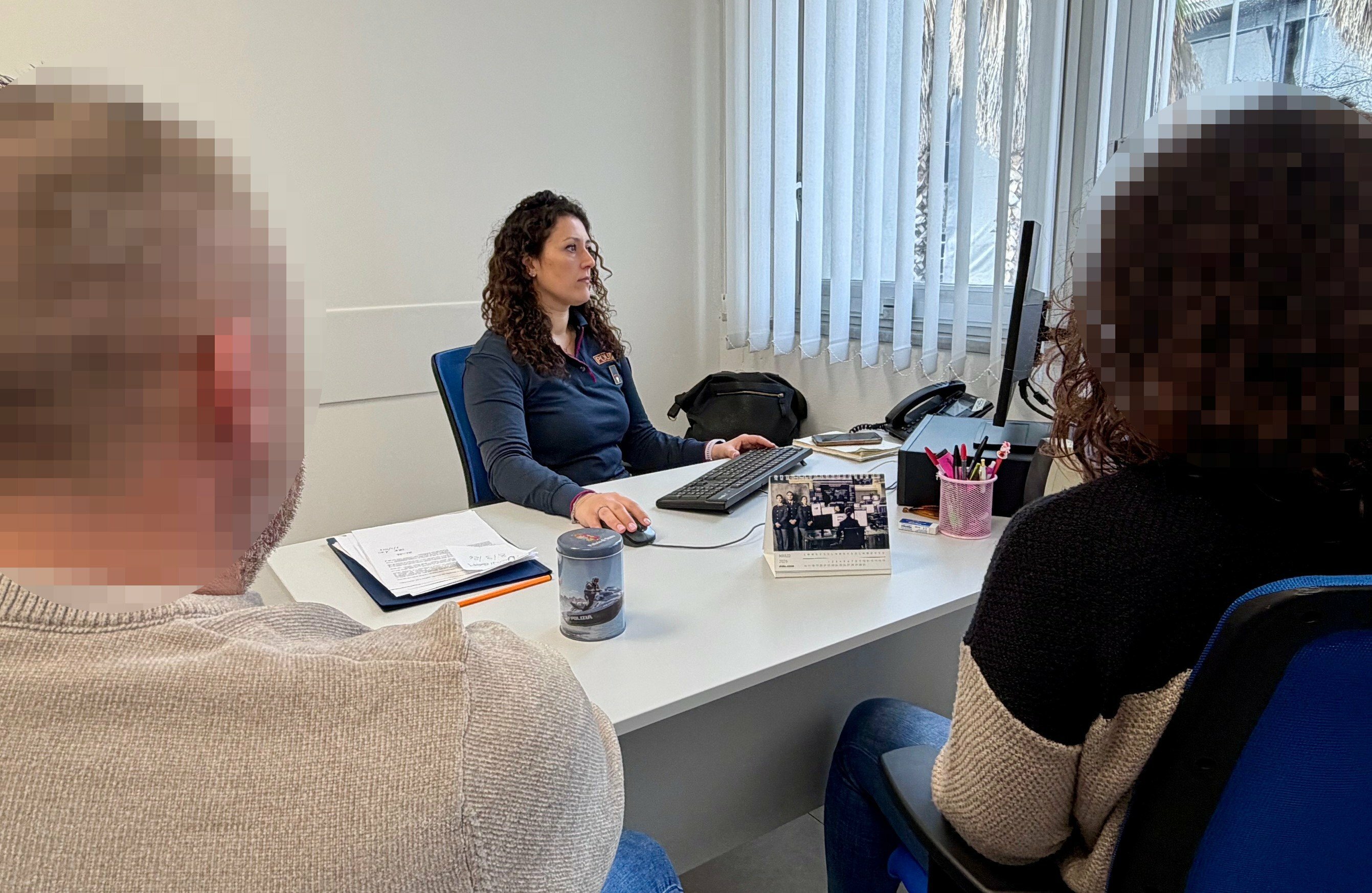 Catania: tenta di investire la ex amante e il marito