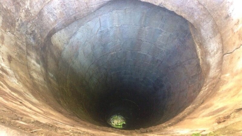 Leonforte, cadavere in fondo a un pozzo