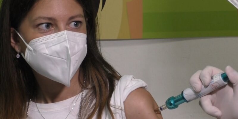 Decessi no-vax 45 volte più alti di chi ha 3° dose Decessi no-vax 45 volte più alti di chi ha 3° dose