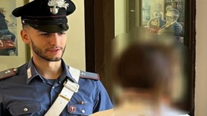 Anziana disabile consegna gioielli a finto carabiniere