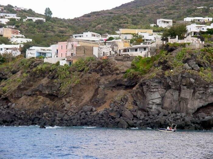 Alle Eolie riapre la scuola primaria dopo 20 anni Alle Eolie riapre la scuola primaria dopo 20 anni