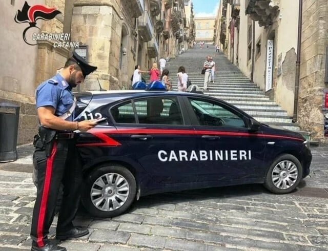 Beccato a rubare in casa: divelti anche i rubinetti