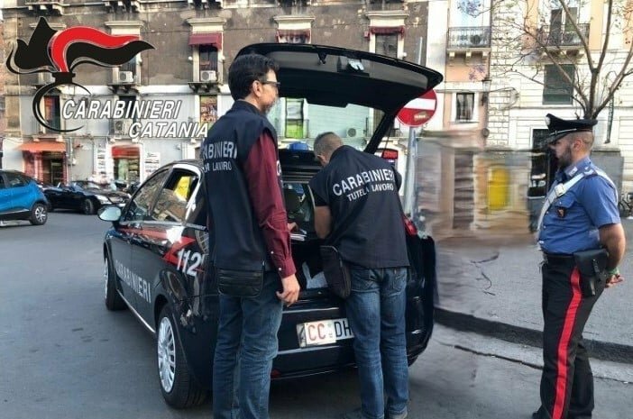 Bar, parrucchieri e cantieri senza regole Bar, parrucchieri e cantieri senza regole