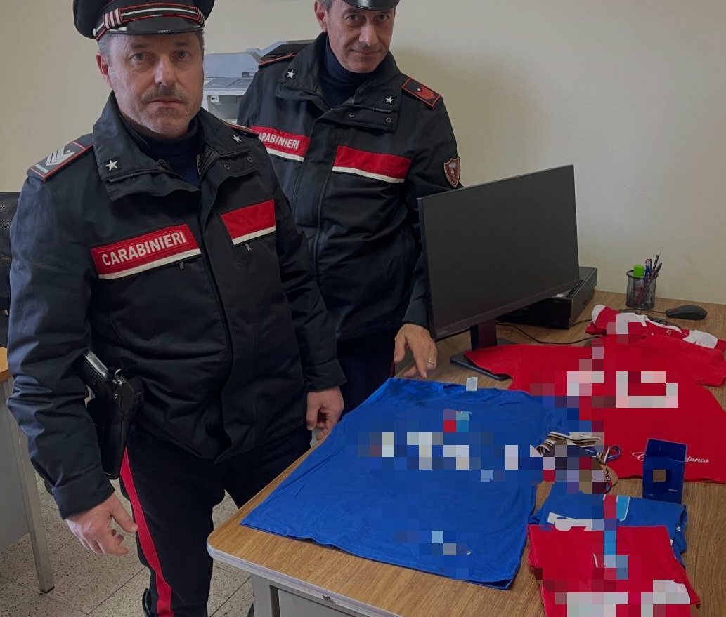 Ladri sportivi a Mascalucia: rubati maglie e gagliardetti