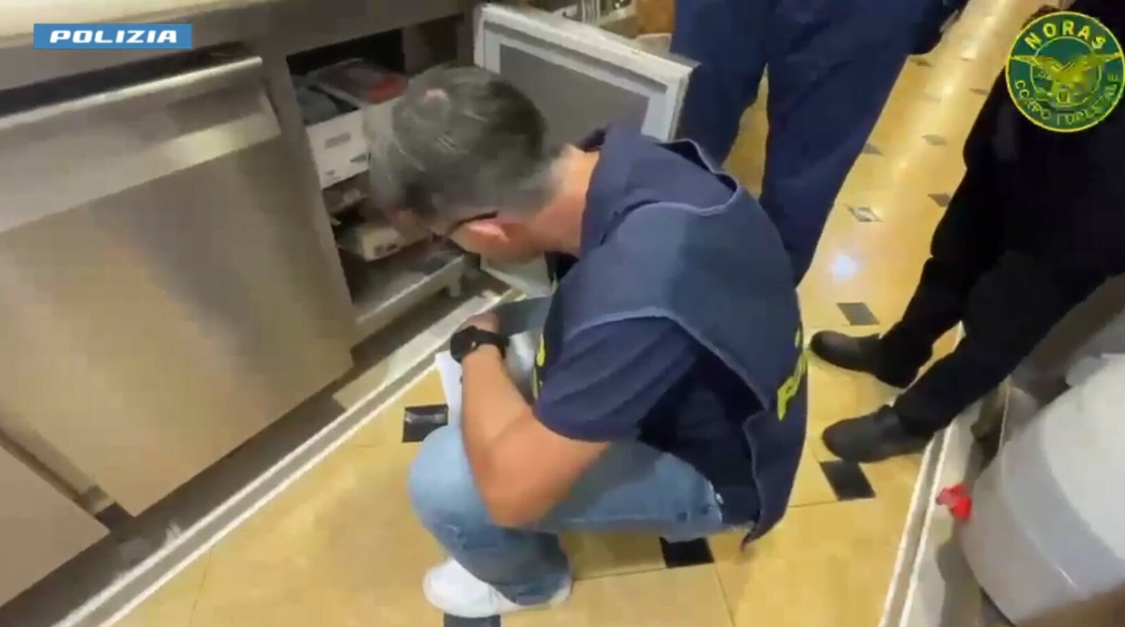 Nel locale della Scogliera 15 kg di carne contaminata Nel locale della Scogliera 15 kg di carne contaminata