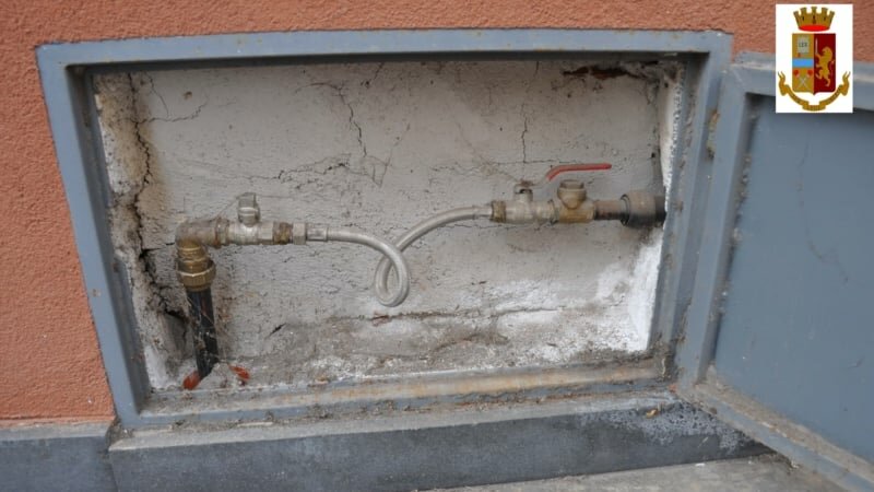 Furto d'acqua, denunciata titolare di una pizzeria