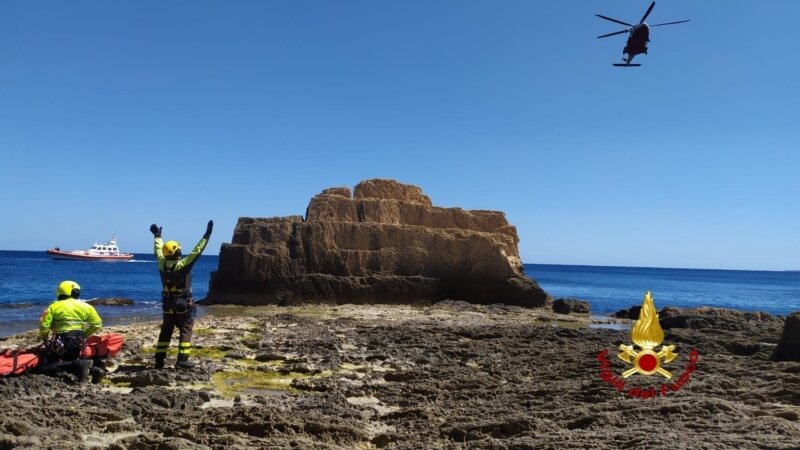 Precipita dalla scogliera a Siracusa, soccorso 17enne