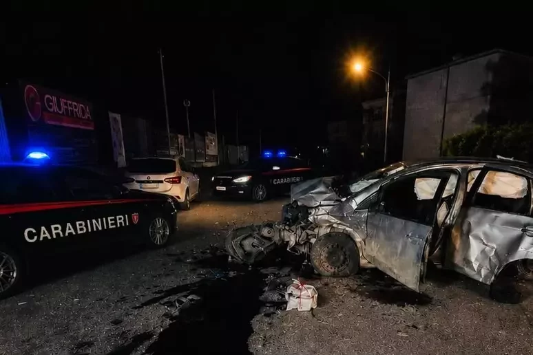 Schianto di notte, 2 ragazzi morti a Palagonia Schianto di notte, 2 ragazzi morti a Palagonia