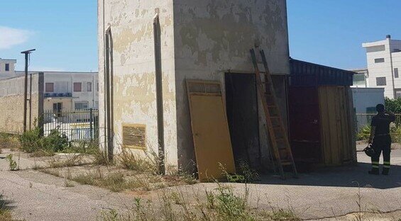 Folgorato mentre lavora sulla cabina elettrica