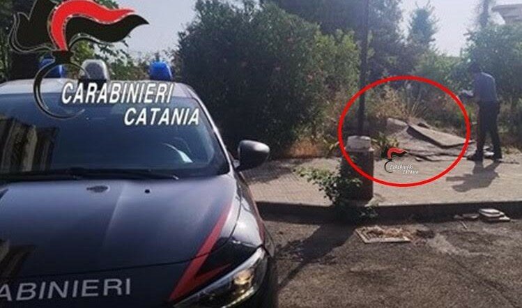 Lavori in casa, poi scarica 150 kg di rifiuti pericolosi