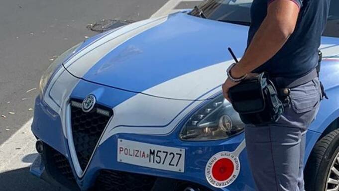 In sella alla moto rubata: 14enne fermato a Catania