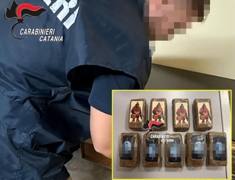 Con un chilo di droga nell'auto, ma non passa inosservato