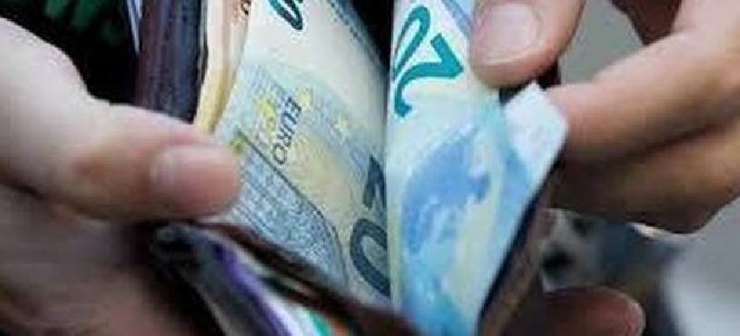 Lo spaventa per 10 anni e gli estorce 400.000 euro Lo spaventa per 10 anni e gli estorce 400.000 euro