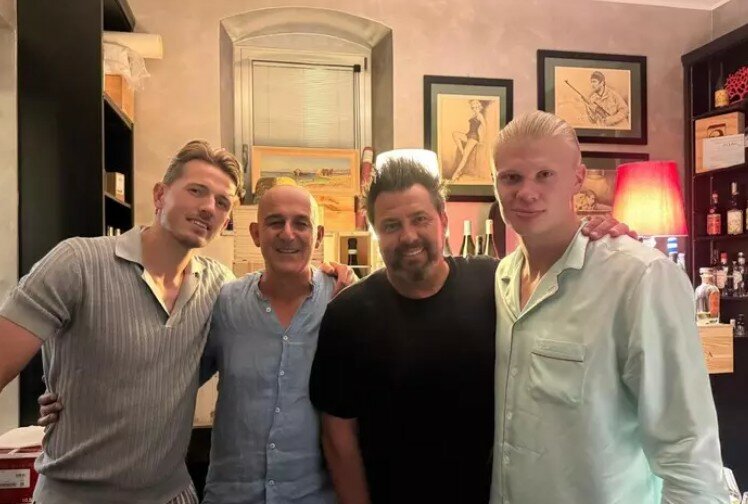 In Sicilia un Haaland inconsolabile: in pigiama al ristorante