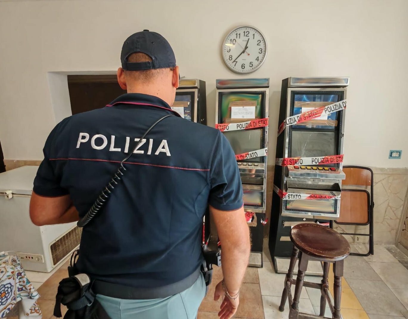 In funzione nel bar catanese le macchinette da gioco sequestrate