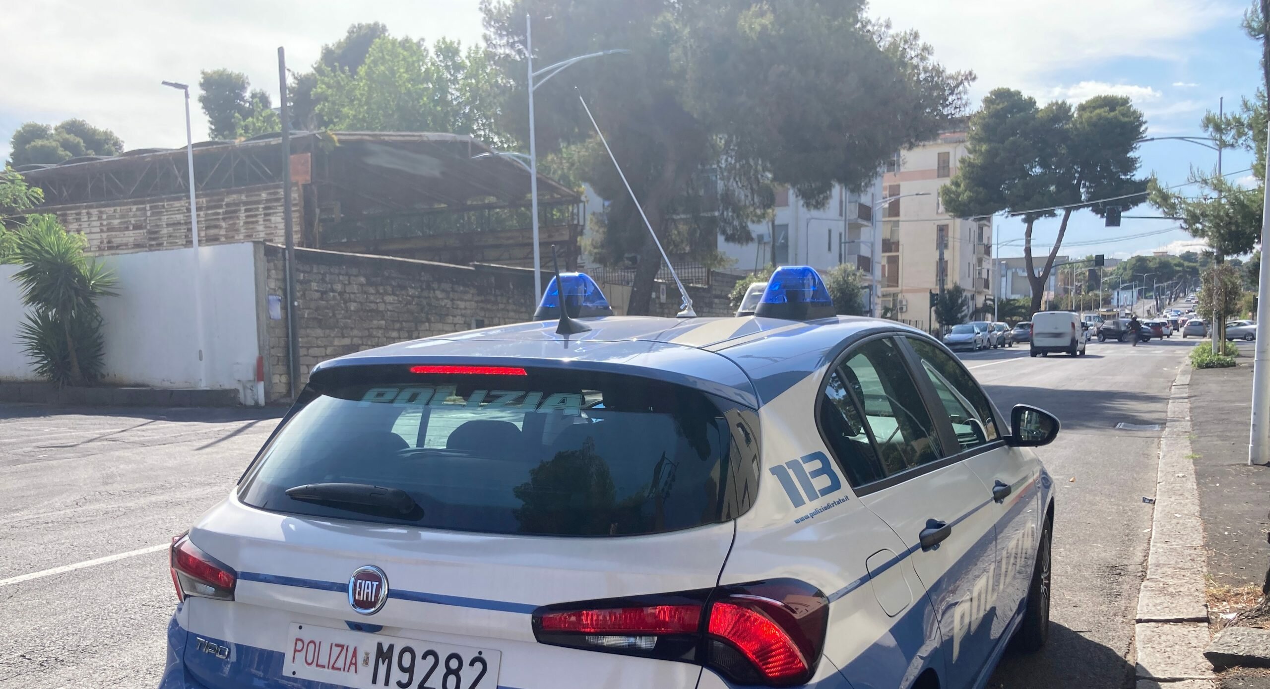 Spaccia a 15 anni vicino al chiosco catanese Spaccia a 15 anni vicino al chiosco catanese