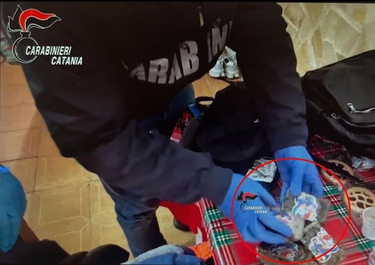 Due chili di droga in casa, arrestato a Catania
